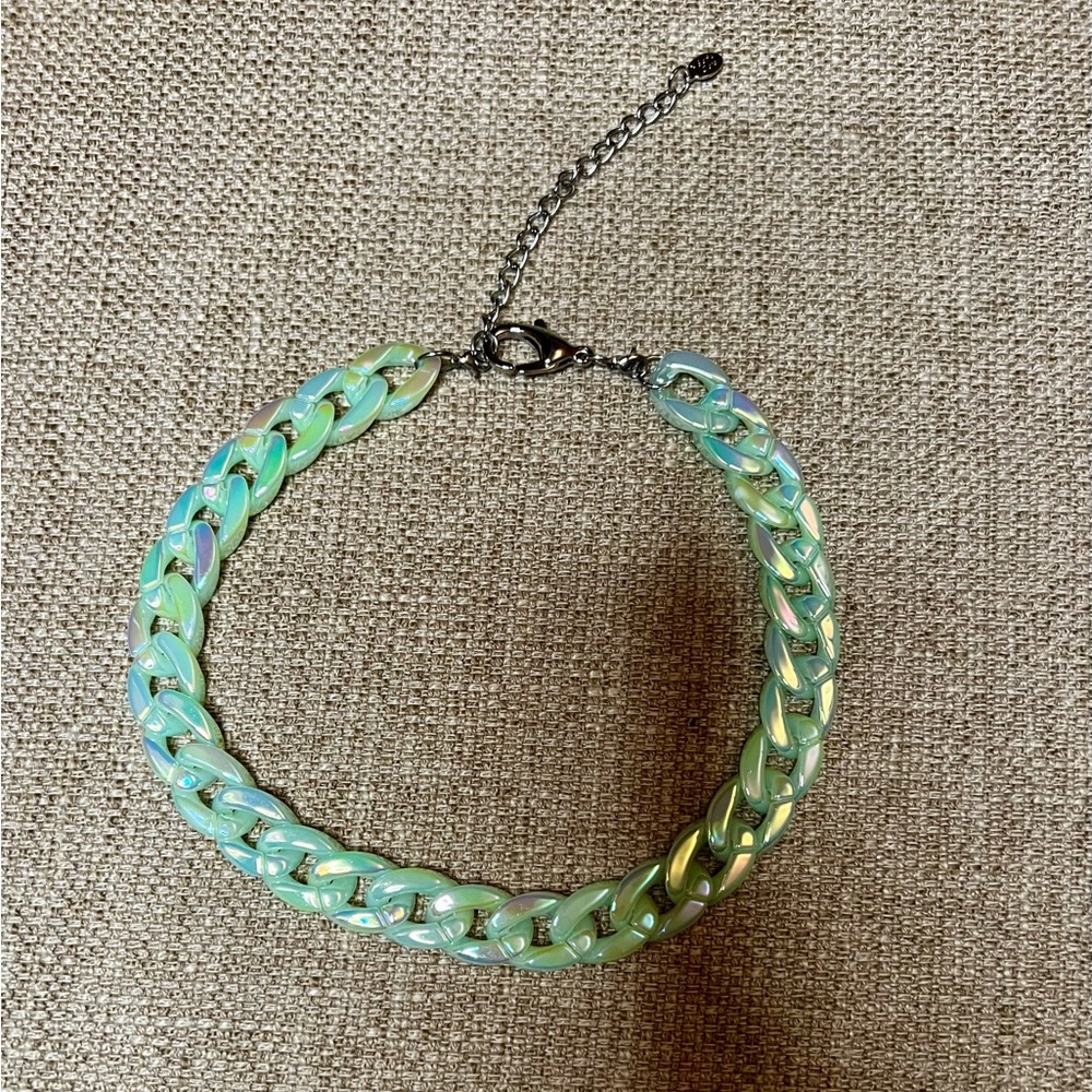 NWT Melania Clara Iridescent Shimmer Mint Summer Camp Necklace